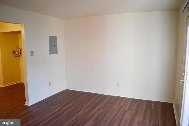 Building Photo - 955 Orchard Dr