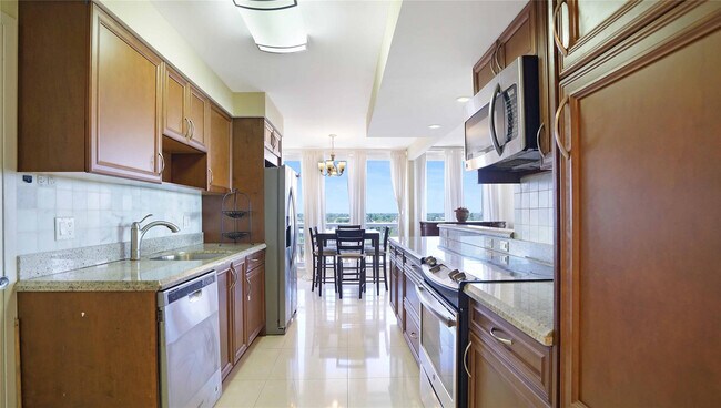 Building Photo - 4020 Galt Ocean Dr