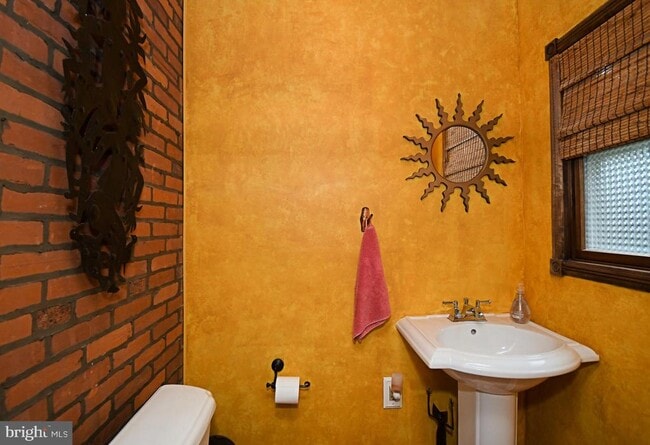 Building Photo - 365 2nd Ave