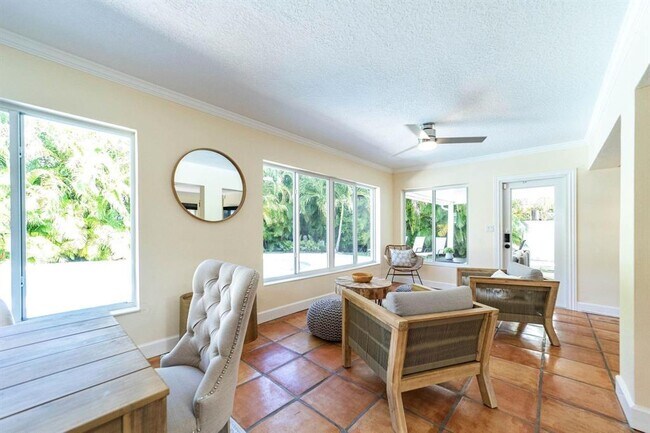 Building Photo - 2101 NE 15th St