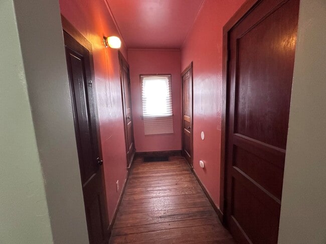 Building Photo - 101 Buchanan-