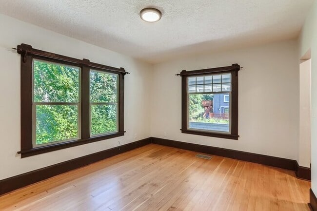 Building Photo - 1321 Monroe Street, Oregon City, OR, 97045