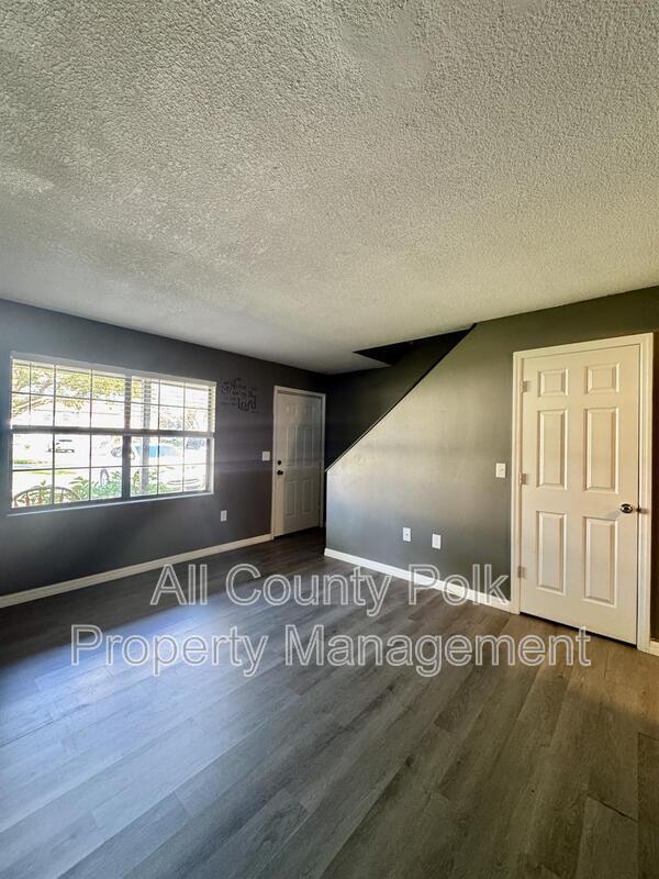Building Photo - 1415 Ridge Lake Ct