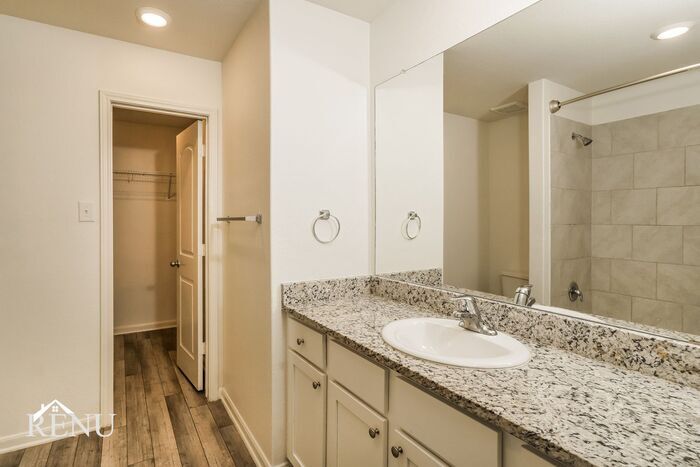 Building Photo - 11030 Yonder Flts