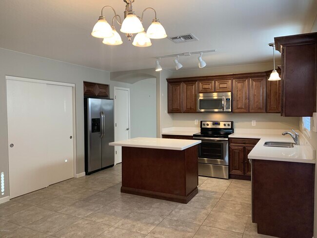 Building Photo - 13250 W Port Royale Ln
