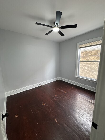 Building Photo - 5351 N Kimball Ave