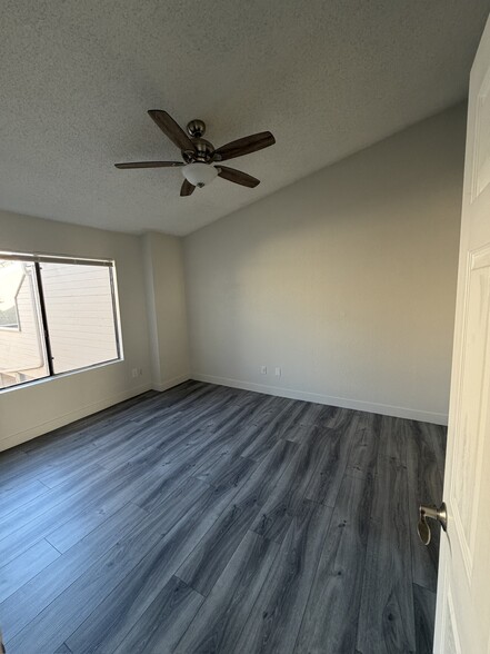 Building Photo - 2035 S Elm St