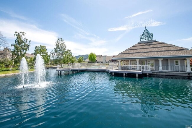 Building Photo - 10 Gregory Pl