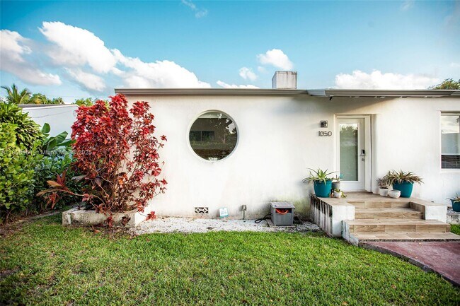 Building Photo - 1050 NW 46th St