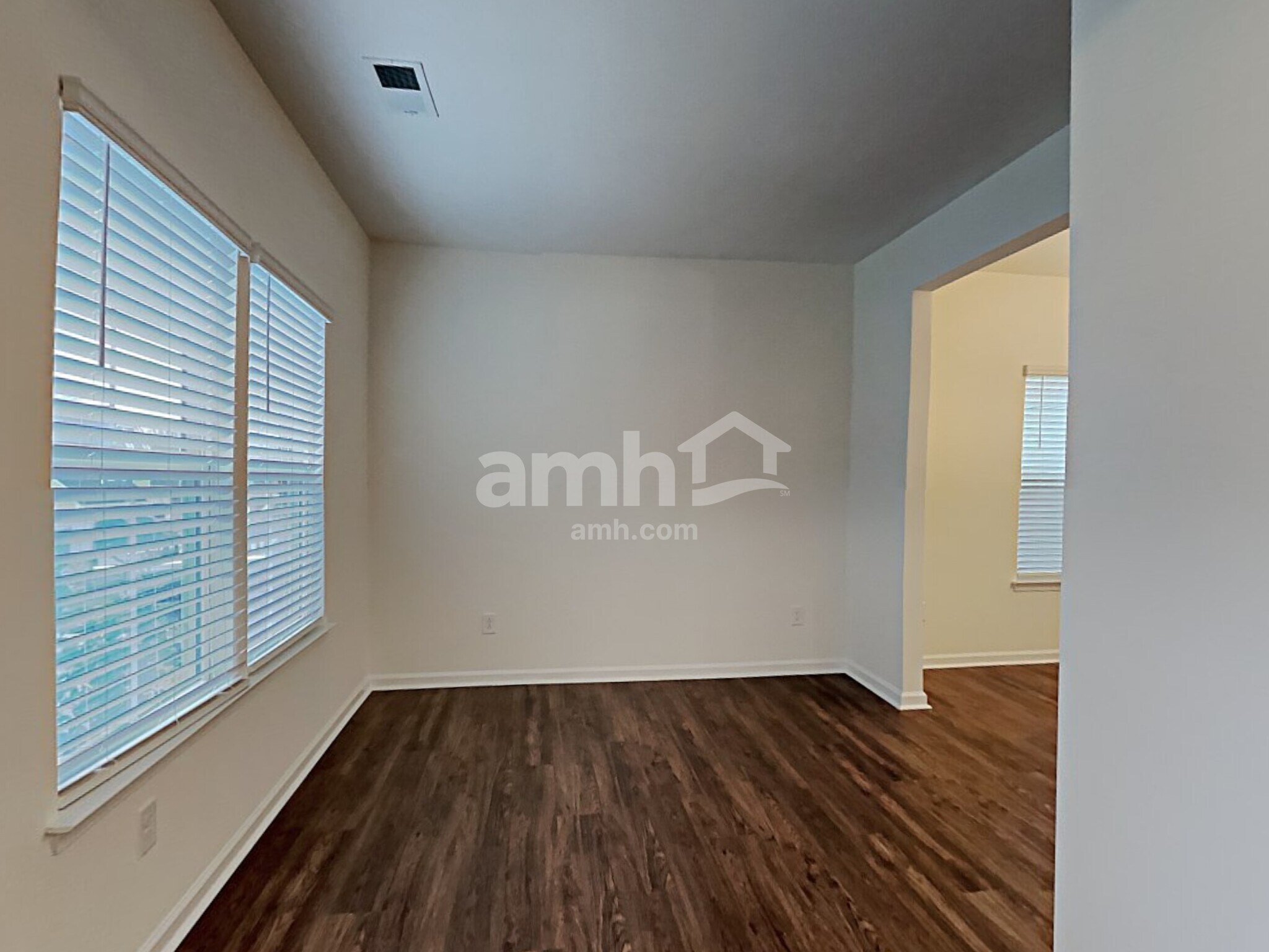 Building Photo - 5050 Twin River Dr
