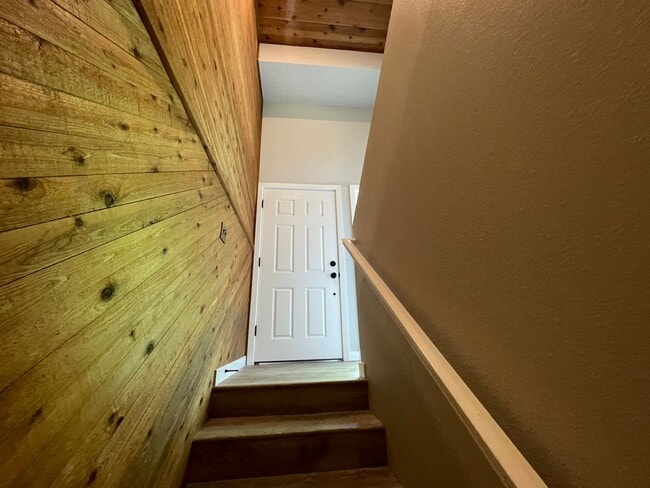 Building Photo - 27 Acres of Private Valley Remodeled Home In Damascus 3Bd/3Ba with Basement!!! Beautiful Deck wit...