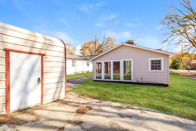 Building Photo - Ready to for Move-In