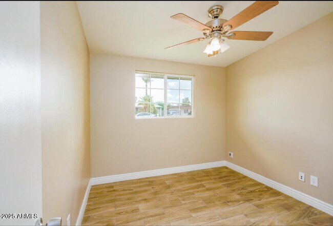 Building Photo - 4236 N 50th Dr