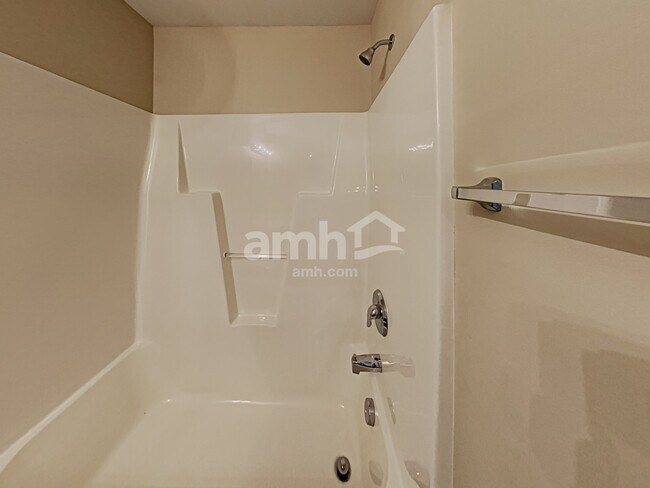 Building Photo - 318 Timber Meadow Lake Dr