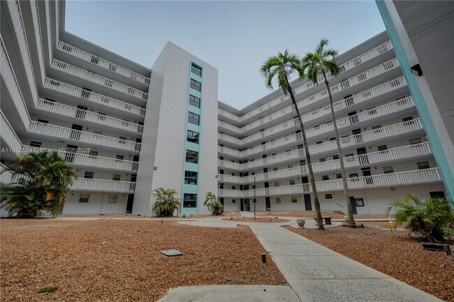 Building Photo - 15600 NW 7th Ave
