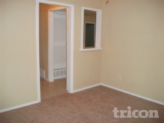 Building Photo - 1703 Sagebrush Trail