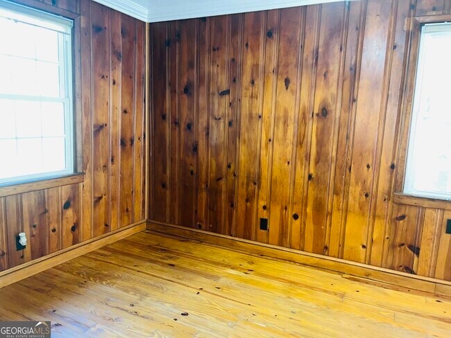 Building Photo - 4665 Orchid Dr