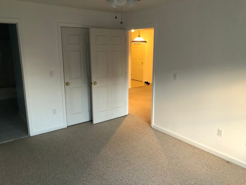 Building Photo - 305 Lime Kiln Rd