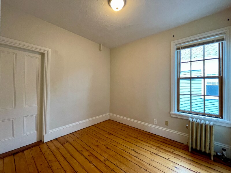 Building Photo - 104 Sheldon St