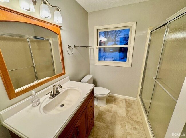 Building Photo - 3758 S Bainbridge Dr