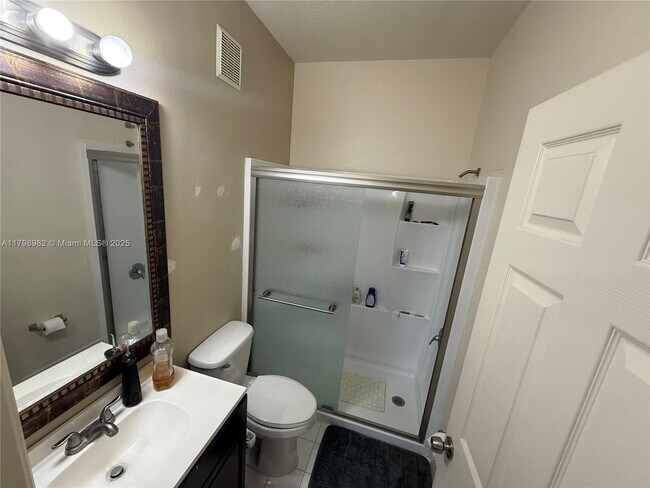 Building Photo - 5660 NW 115th Ct