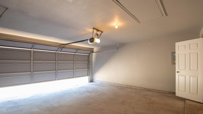 Building Photo - 21925 Homesteaders Rd