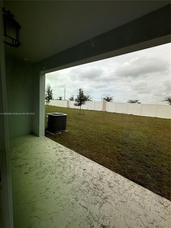 Building Photo - 512 Hart Ln