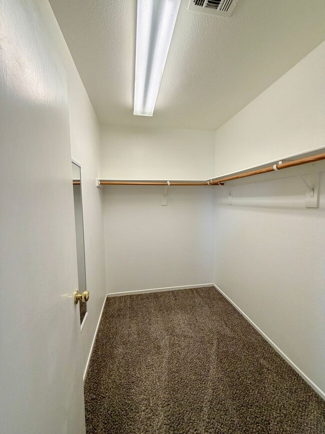Building Photo - 5712 Viberti Ct
