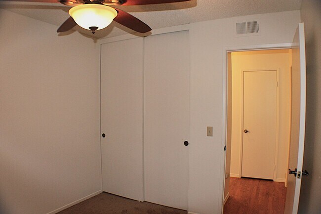 Building Photo - Beautiful Sun Lakes Country Club Home – 55+ Gated Community