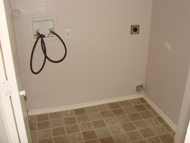 Building Photo - 73 Autumn Pass