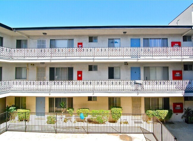 Building Photo - 7005 Coldwater Canyon Ave