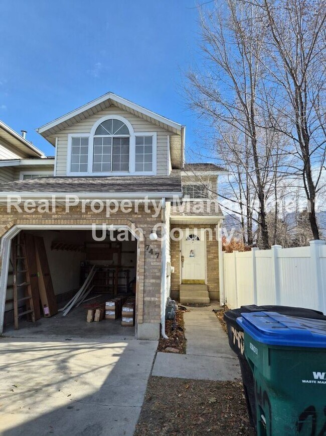 Building Photo - 747 Hanover Dr