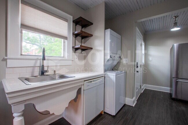 Building Photo - 499 Winton Terrace NE