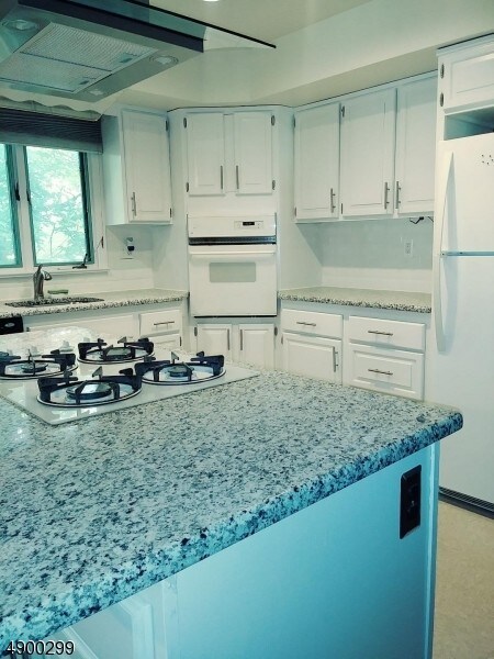 Primary Photo - 245 Pompton Ave