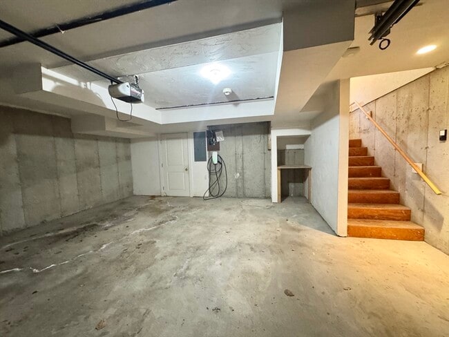 Building Photo - 20 Gilkey Ct
