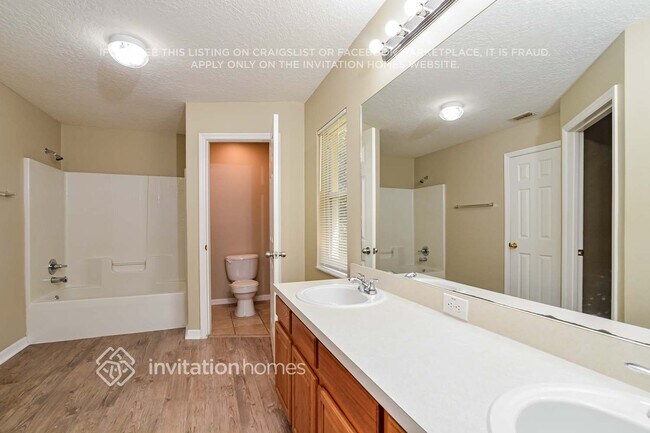 Building Photo - 364 Marquee Dr