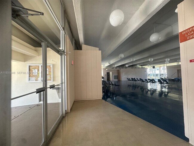 Building Photo - 1530 NE 191st St