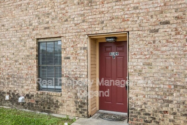 Building Photo - 8109 Silver Crk Rd
