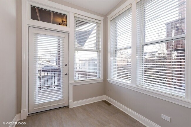 Building Photo - 1538 W George St