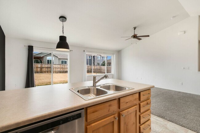 Building Photo - Fantastic Loveland Location with 5 Bedrooms, 3 Bathrooms, 2-Car Garage, and Finished Basement!
