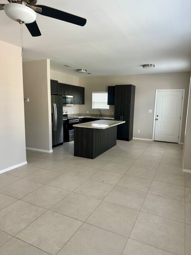 Building Photo - 3008 Sabercat Ave