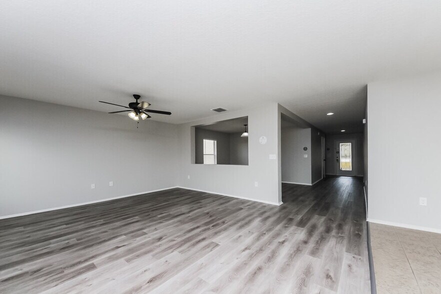 Building Photo - 13548 Pitanga St