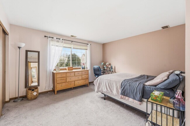 Building Photo - 4462 Quill Ln