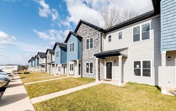 Building Photo - 3 Bedroom Townhome in Campbell County