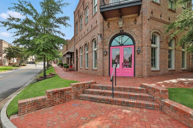 Building Photo - New Construction Rental WALKABLE to Downtown Senoia!