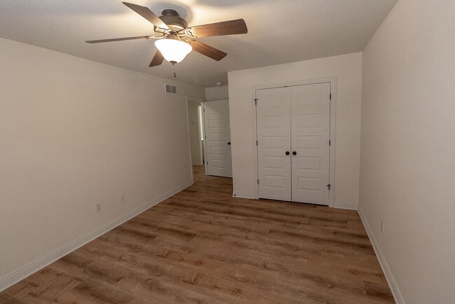 Building Photo - 4610 Dehaven Dr