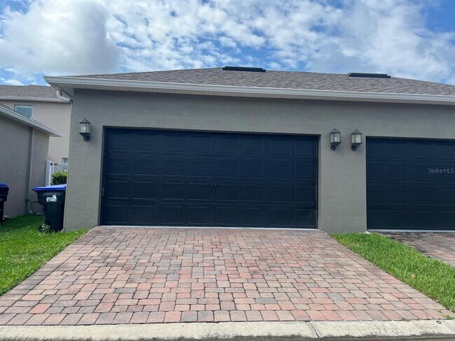 Building Photo - 12825 Gracehill LN