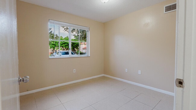 Building Photo - 3760 N Jog Rd