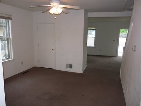 Building Photo - 6 Spring St