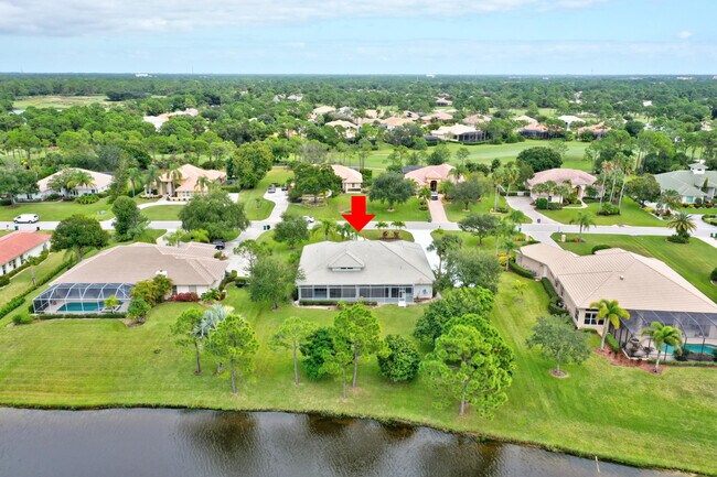 Building Photo - 8028 Plantation Lakes Dr